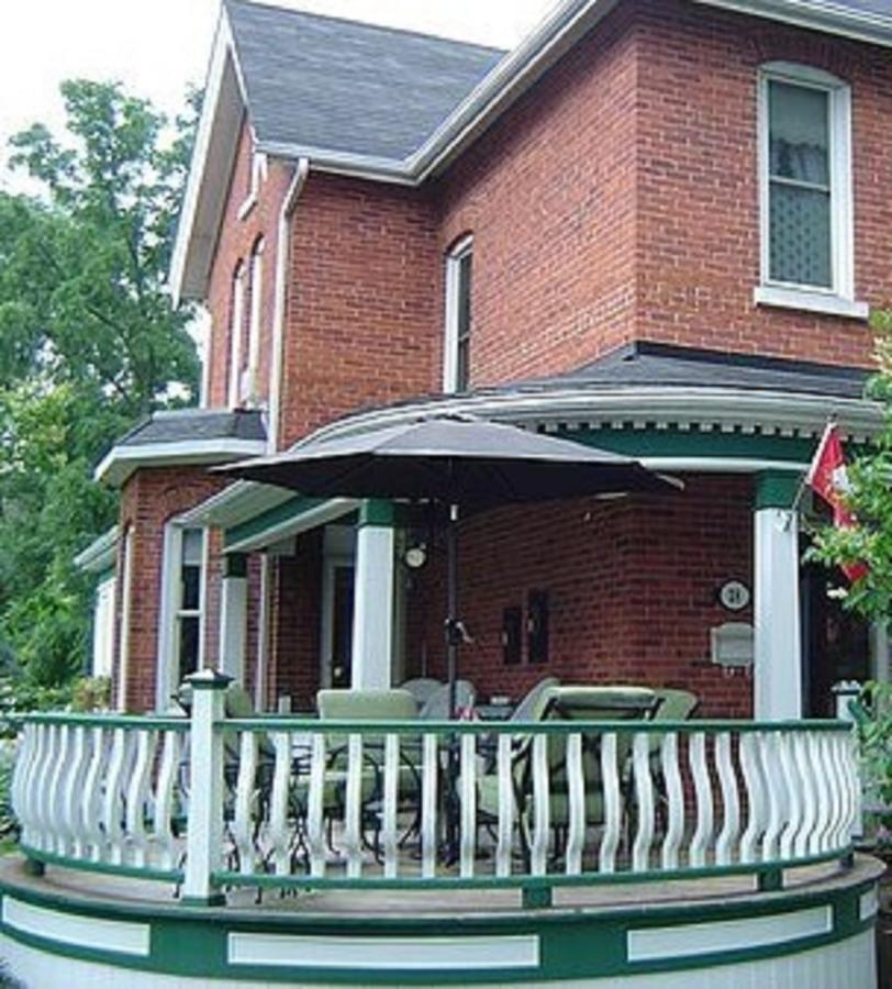 Clydesdale House Bed and Breakfast Barrie Exteriör bild