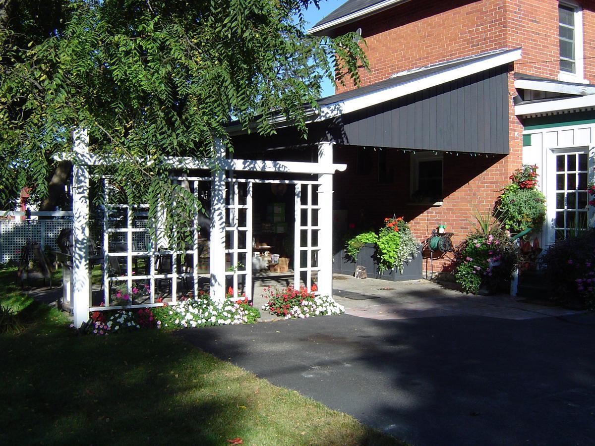 Clydesdale House Bed and Breakfast Barrie Exteriör bild
