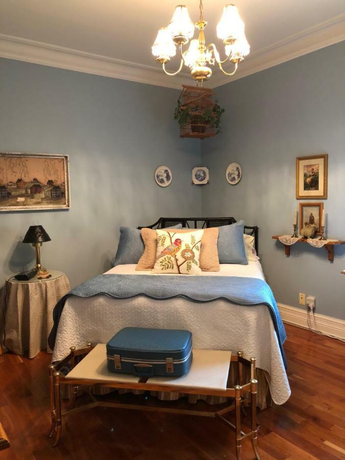 Clydesdale House Bed and Breakfast Barrie Exteriör bild