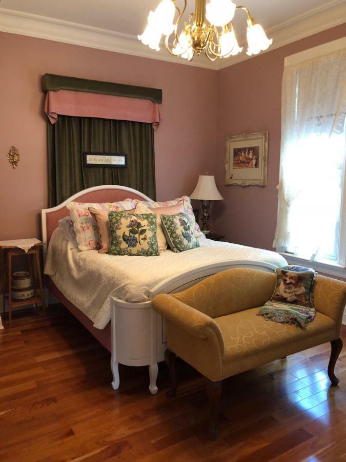 Clydesdale House Bed and Breakfast Barrie Exteriör bild